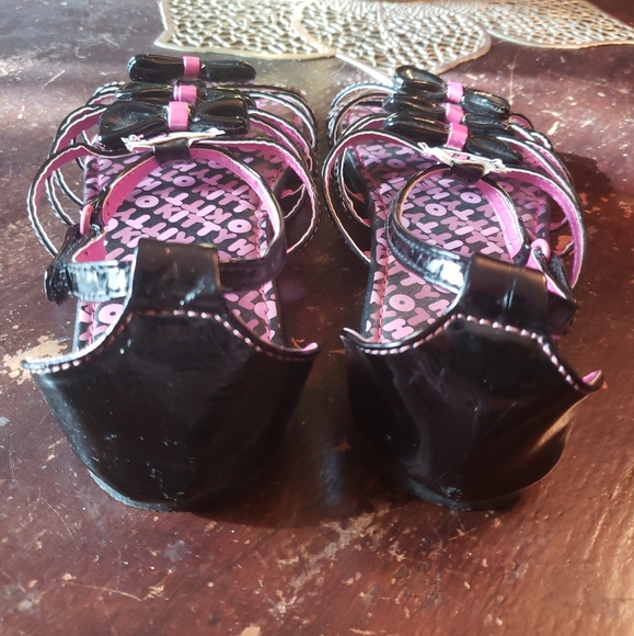 Hello Kitty sandals size 5 - Picture 5 of 5